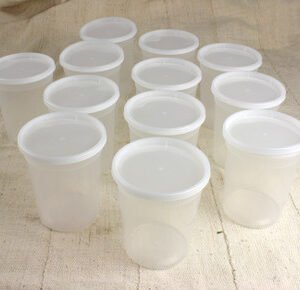 32 oz. Clear Containers w/Lids 12 pk.