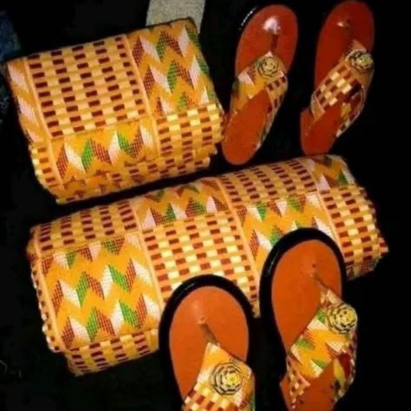AFRICAN CLOTH WITH NATIVE SANDALS (4.4LBS)