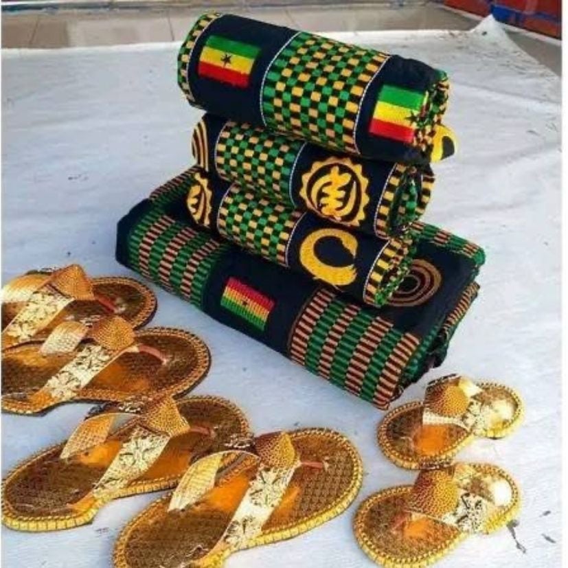 AFRICAN CLOTH WITH NATIVE SANDALS (4.4LBS)