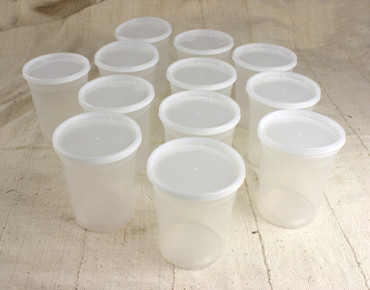 32 oz. Clear Containers w/Lids 12 pk.